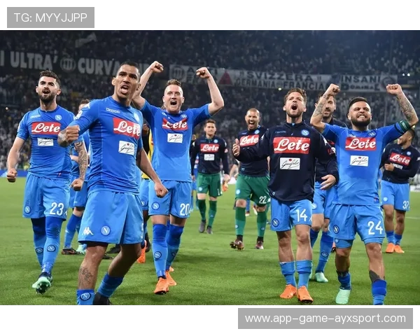 那不勒斯通过配合不断扩大威胁