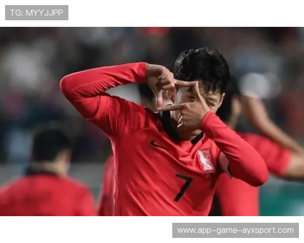 孙兴慜大脚吊射破门,全场哗然