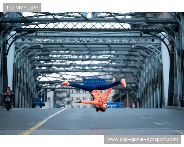 世界冠军花式倒立炫技：极限之上的优雅舞蹈